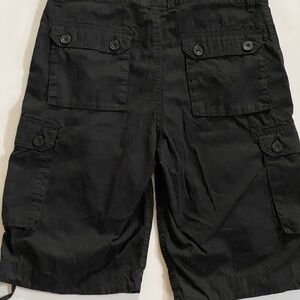 Foot Locker shorts s. 34